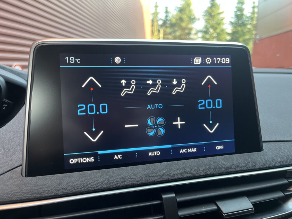 Peugeot 3008 1.2 PureTech Allure // ELEK. ACHTERKLEP // CAMERA+SENSOREN // CRUISE // CLIMA // HALF LEDER // VIRTUAL COCKPIT // 25