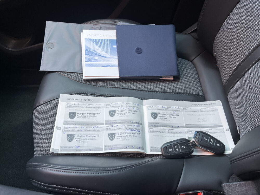 Peugeot 3008 1.2 PureTech Allure // ELEK. ACHTERKLEP // CAMERA+SENSOREN // CRUISE // CLIMA // HALF LEDER // VIRTUAL COCKPIT // 30