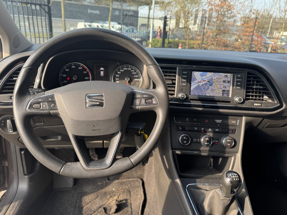 SEAT Leon ST 1.2 TSI Style First Edition // NAVI // PDC V + A // TREKHAAK // CRUISE // BOEKJES ERBIJ NETJES ONDERHOUDEN // 11