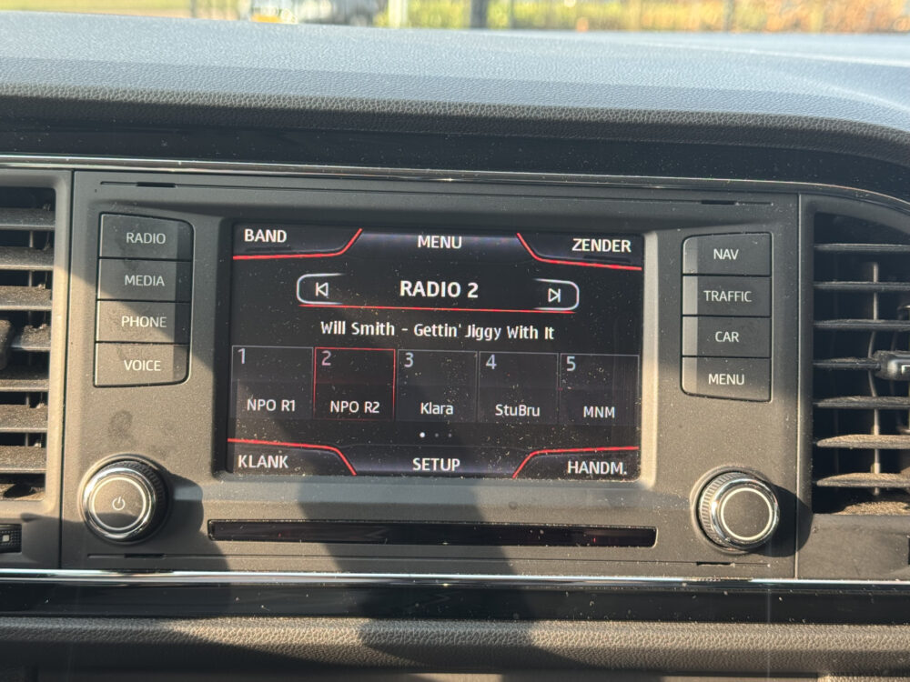 SEAT Leon ST 1.2 TSI Style First Edition // NAVI // PDC V + A // TREKHAAK // CRUISE // BOEKJES ERBIJ NETJES ONDERHOUDEN // 17