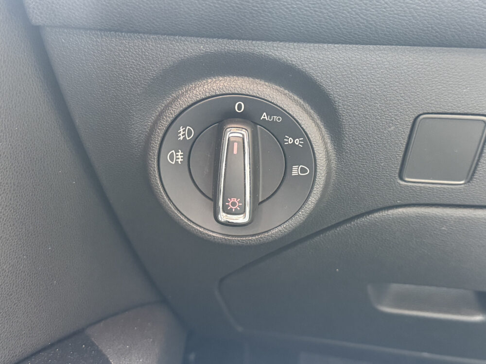 SEAT Leon ST 1.2 TSI Style First Edition // NAVI // PDC V + A // TREKHAAK // CRUISE // BOEKJES ERBIJ NETJES ONDERHOUDEN // 21