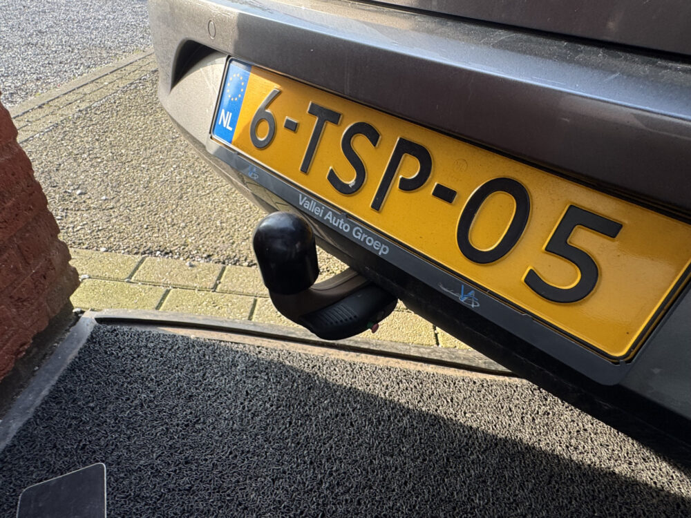 SEAT Leon ST 1.2 TSI Style First Edition // NAVI // PDC V + A // TREKHAAK // CRUISE // BOEKJES ERBIJ NETJES ONDERHOUDEN // 24