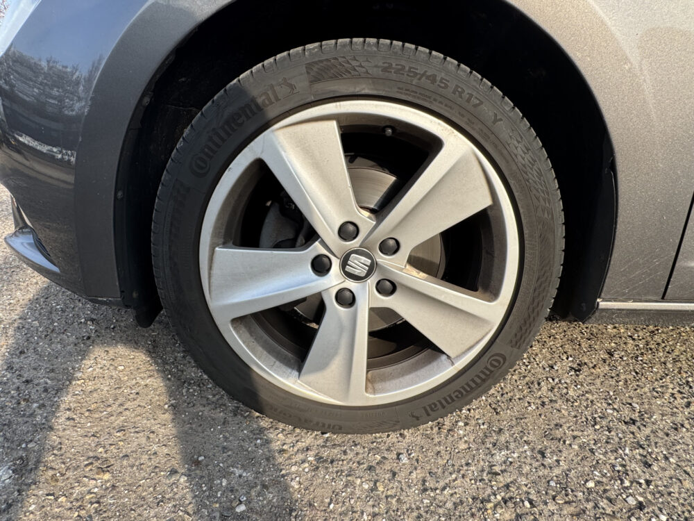 SEAT Leon ST 1.2 TSI Style First Edition // NAVI // PDC V + A // TREKHAAK // CRUISE // BOEKJES ERBIJ NETJES ONDERHOUDEN // 8