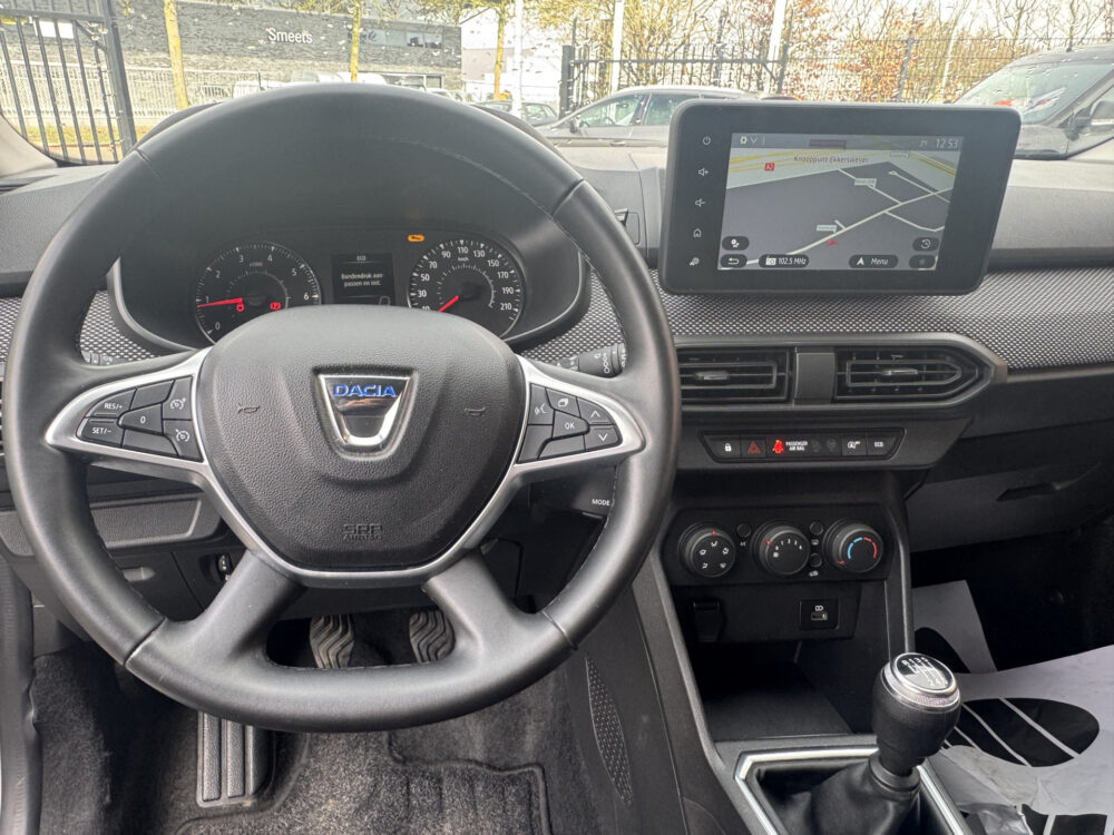 Dacia Jogger 1.0 TCe 110 Extreme 5p. // TREKHAAK // NAVI // CAMERA // PDC // DODENHOEK SENSOR // CRUISE // APPLE CARPLAY - ANDROID AUTO // 10