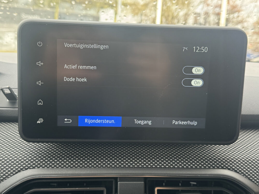 Dacia Jogger 1.0 TCe 110 Extreme 5p. // TREKHAAK // NAVI // CAMERA // PDC // DODENHOEK SENSOR // CRUISE // APPLE CARPLAY - ANDROID AUTO // 14