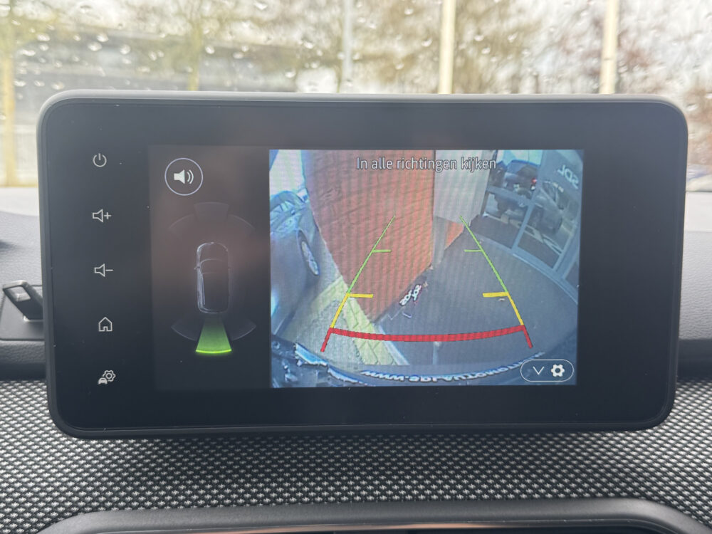 Dacia Jogger 1.0 TCe 110 Extreme 5p. // TREKHAAK // NAVI // CAMERA // PDC // DODENHOEK SENSOR // CRUISE // APPLE CARPLAY - ANDROID AUTO // 17