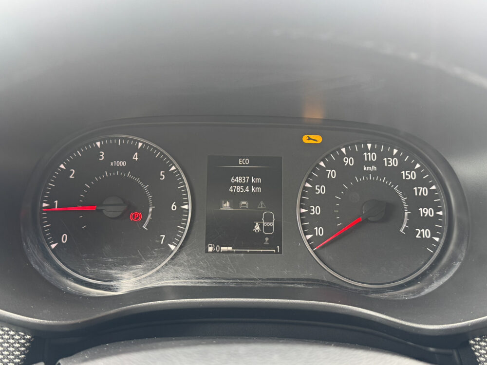 Dacia Jogger 1.0 TCe 110 Extreme 5p. // TREKHAAK // NAVI // CAMERA // PDC // DODENHOEK SENSOR // CRUISE // APPLE CARPLAY - ANDROID AUTO // 18