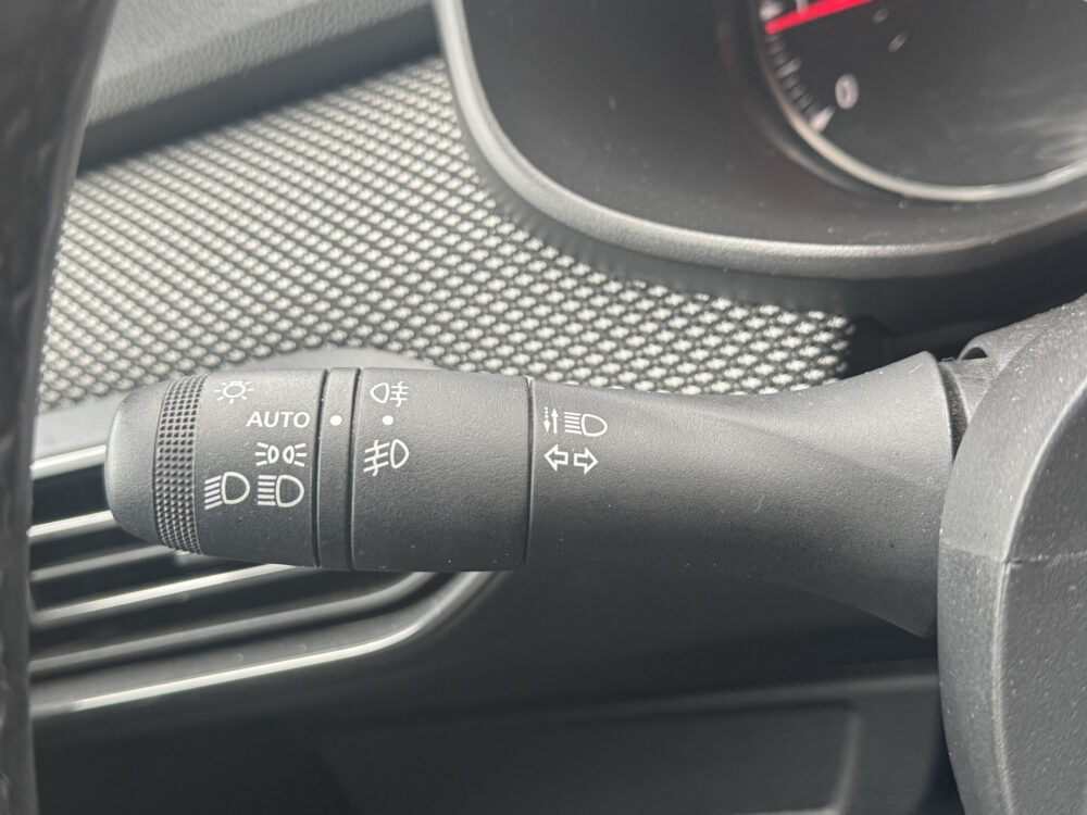 Dacia Jogger 1.0 TCe 110 Extreme 5p. // TREKHAAK // NAVI // CAMERA // PDC // DODENHOEK SENSOR // CRUISE // APPLE CARPLAY - ANDROID AUTO // 21