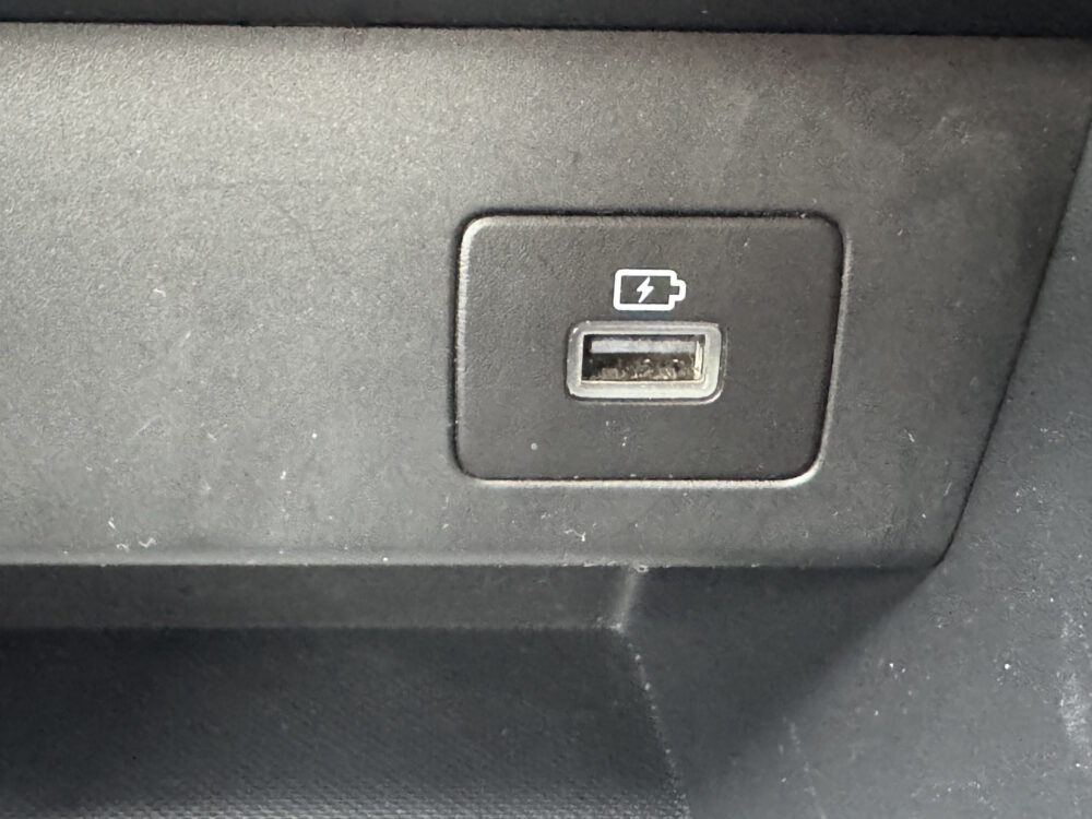 Dacia Jogger 1.0 TCe 110 Extreme 5p. // TREKHAAK // NAVI // CAMERA // PDC // DODENHOEK SENSOR // CRUISE // APPLE CARPLAY - ANDROID AUTO // 27