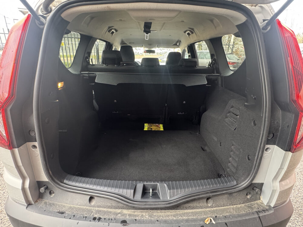 Dacia Jogger 1.0 TCe 110 Extreme 5p. // TREKHAAK // NAVI // CAMERA // PDC // DODENHOEK SENSOR // CRUISE // APPLE CARPLAY - ANDROID AUTO // 30