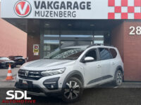 Dacia Jogger 1.0 TCe 110 Extreme 5p. // TREKHAAK // NAVI // CAMERA // PDC // DODENHOEK SENSOR // CRUISE // APPLE CARPLAY - ANDROID AUTO // 31