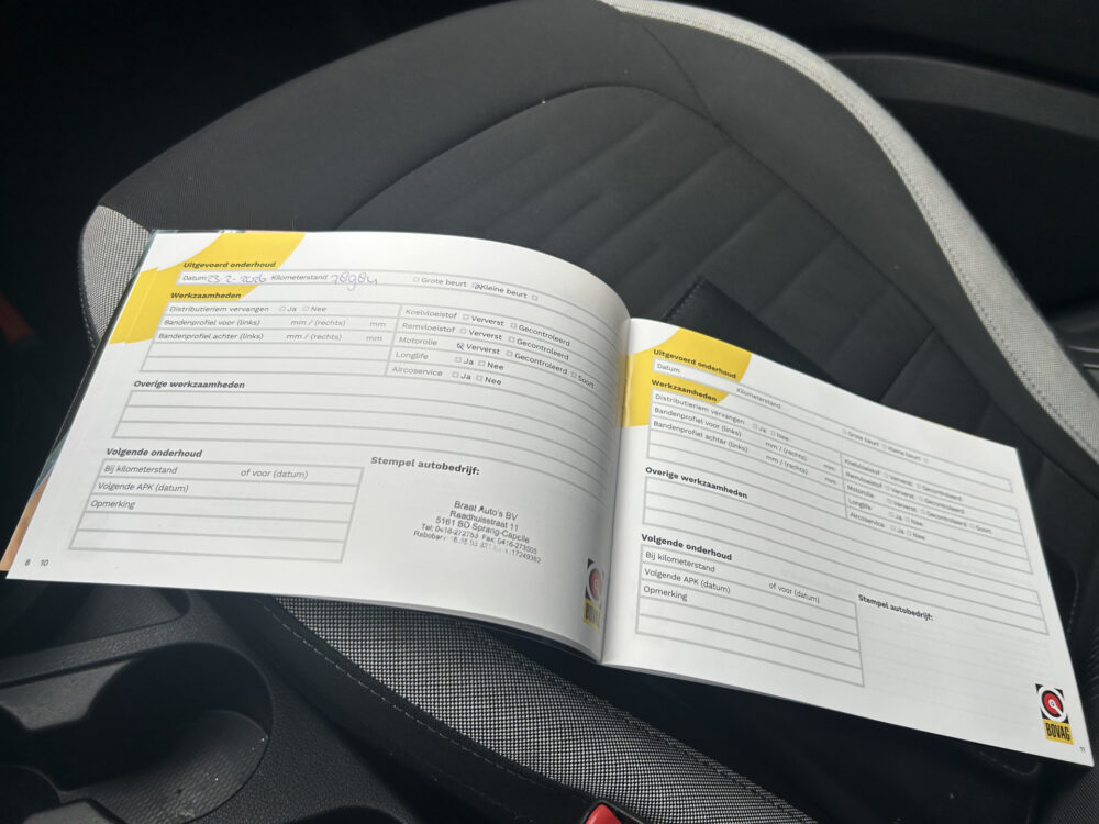 Hyundai i10 1.0 Comfort 5-zits // NAVI + CARPLAY // CAMERA // CRUISE // LMV // DAB 13