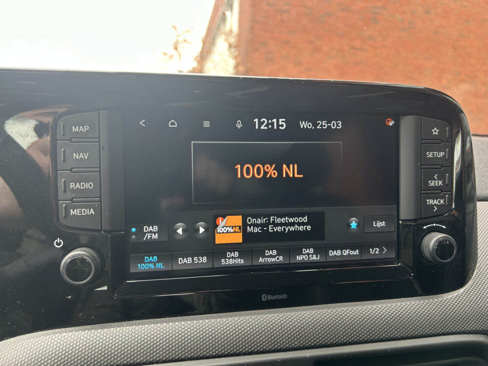 Hyundai i10 1.0 Comfort 5-zits // NAVI + CARPLAY // CAMERA // CRUISE // LMV // DAB 17