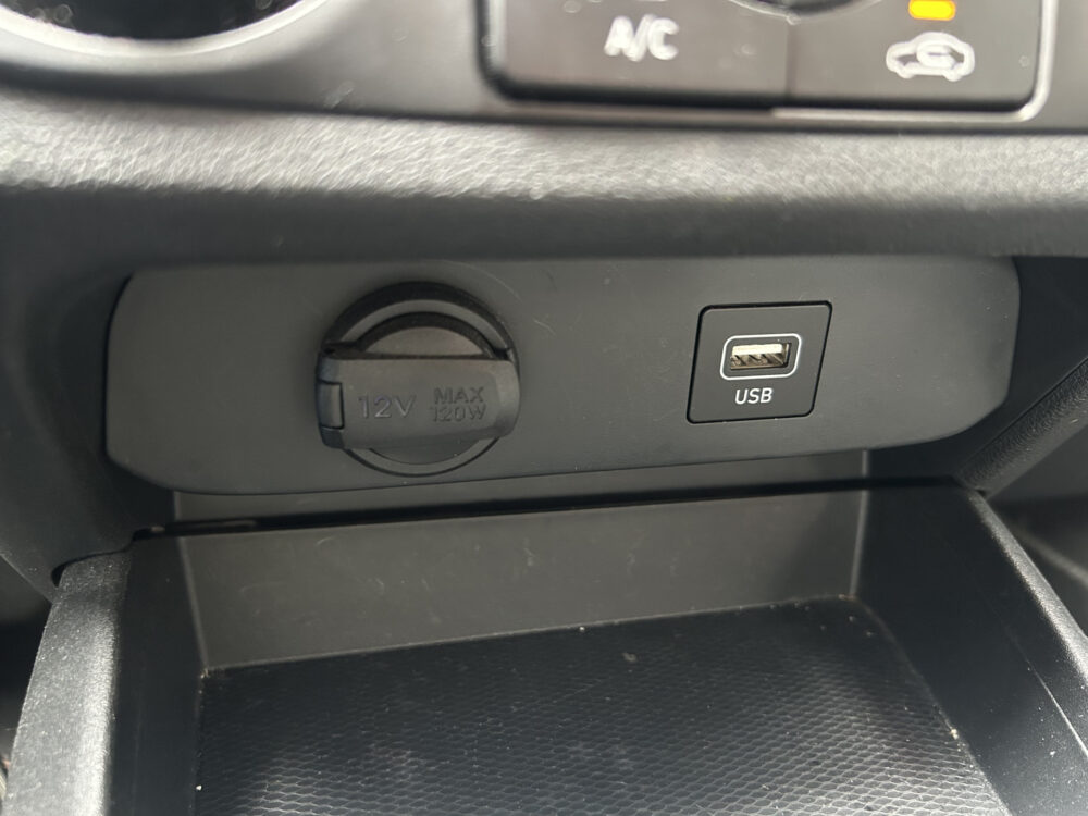 Hyundai i10 1.0 Comfort 5-zits // NAVI + CARPLAY // CAMERA // CRUISE // LMV // DAB 20