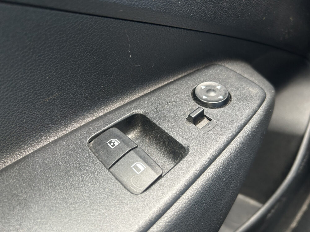 Hyundai i10 1.0 Comfort 5-zits // NAVI + CARPLAY // CAMERA // CRUISE // LMV // DAB 23