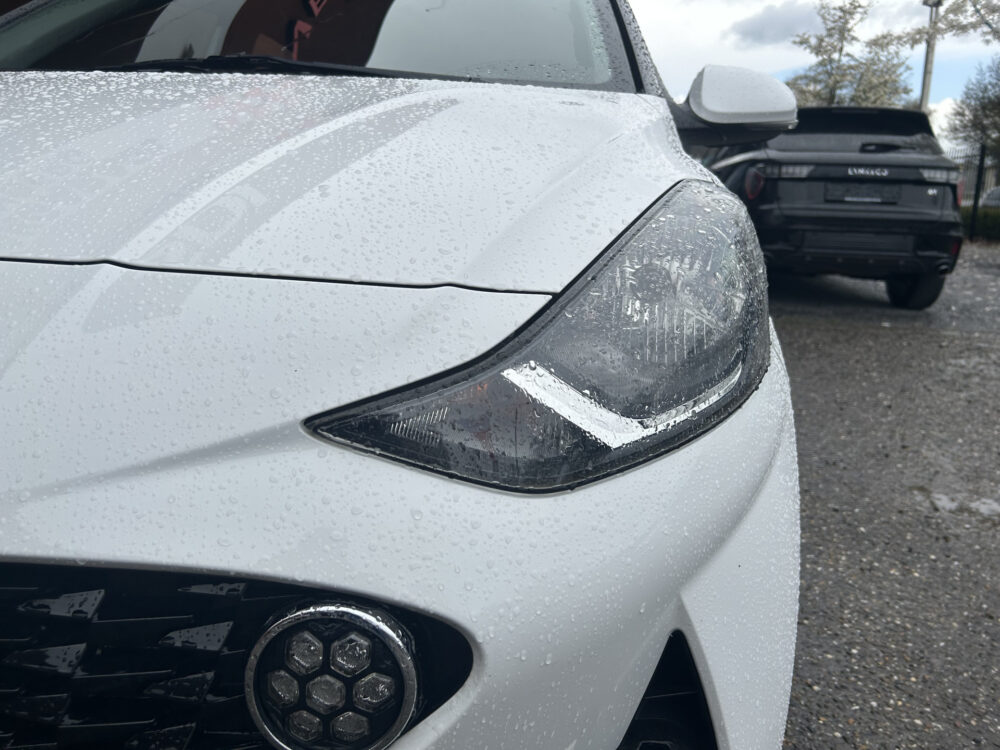 Hyundai i10 1.0 Comfort 5-zits // NAVI + CARPLAY // CAMERA // CRUISE // LMV // DAB 25