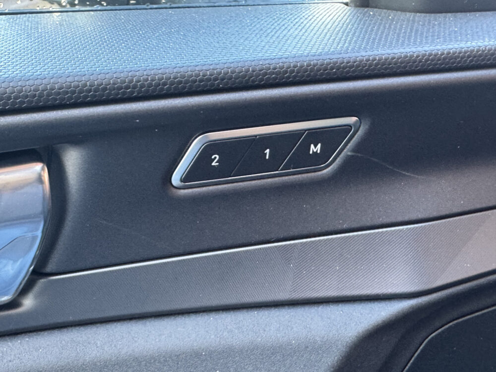 Lynk & Co 01 1.5 // PANO DAK // INFINITY SOUND // 360 CAMERA // ELEK. ACHTERKLEP // ADAPTIVE CRUISE // STOELVERWARMING // 10