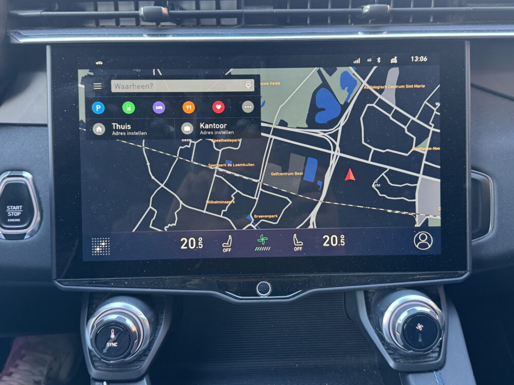 Lynk & Co 01 1.5 // PANO DAK // INFINITY SOUND // 360 CAMERA // ELEK. ACHTERKLEP // ADAPTIVE CRUISE // STOELVERWARMING // 19