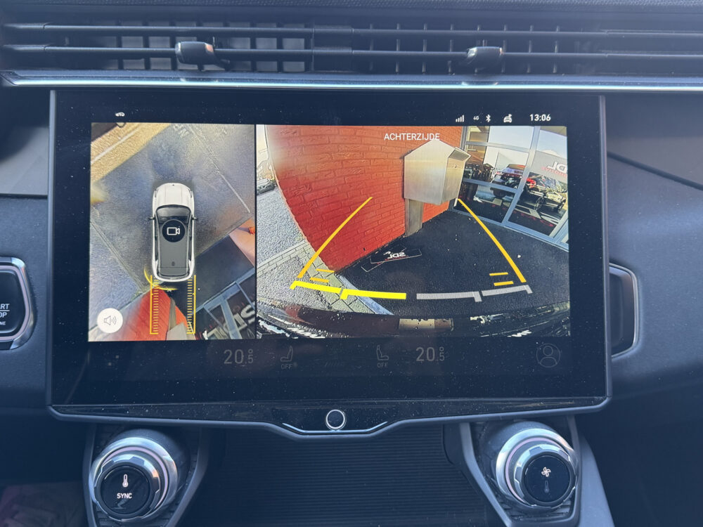 Lynk & Co 01 1.5 // PANO DAK // INFINITY SOUND // 360 CAMERA // ELEK. ACHTERKLEP // ADAPTIVE CRUISE // STOELVERWARMING // 20