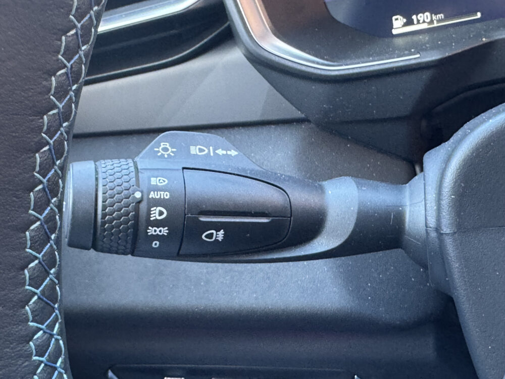 Lynk & Co 01 1.5 // PANO DAK // INFINITY SOUND // 360 CAMERA // ELEK. ACHTERKLEP // ADAPTIVE CRUISE // STOELVERWARMING // 29