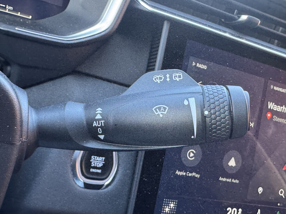 Lynk & Co 01 1.5 // PANO DAK // INFINITY SOUND // 360 CAMERA // ELEK. ACHTERKLEP // ADAPTIVE CRUISE // STOELVERWARMING // 30