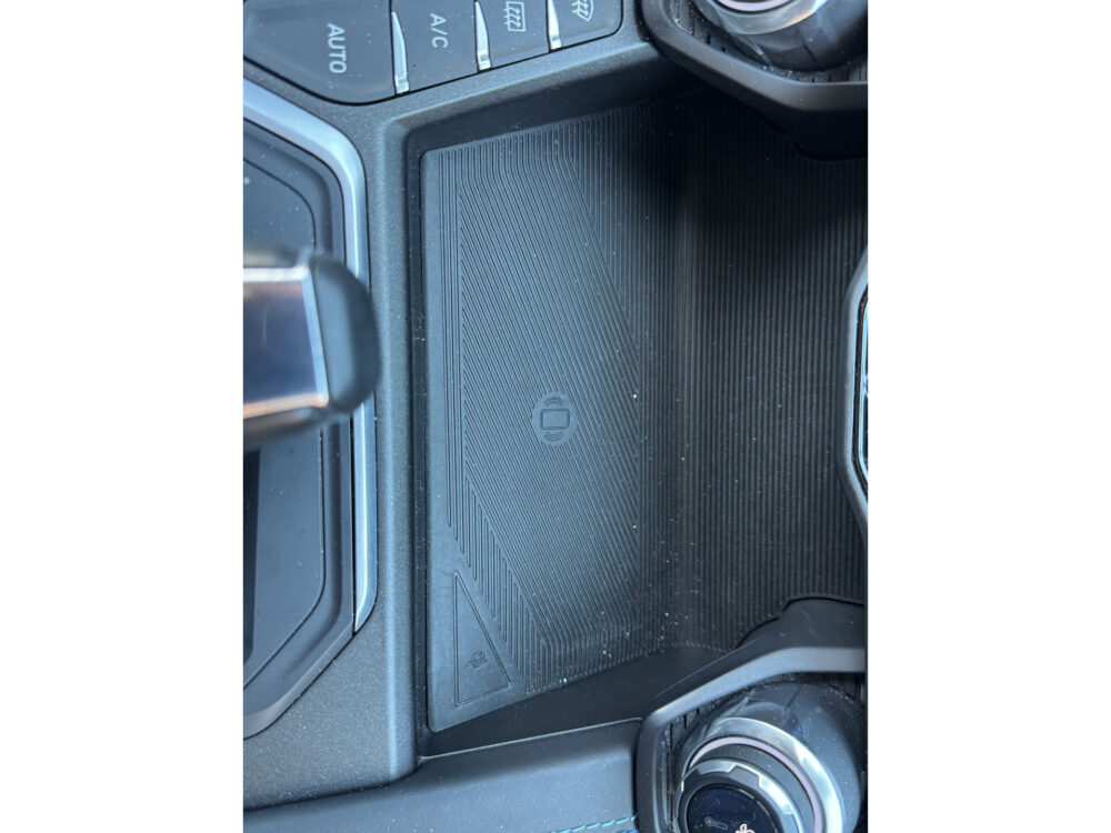 Lynk & Co 01 1.5 // PANO DAK // INFINITY SOUND // 360 CAMERA // ELEK. ACHTERKLEP // ADAPTIVE CRUISE // STOELVERWARMING // 33