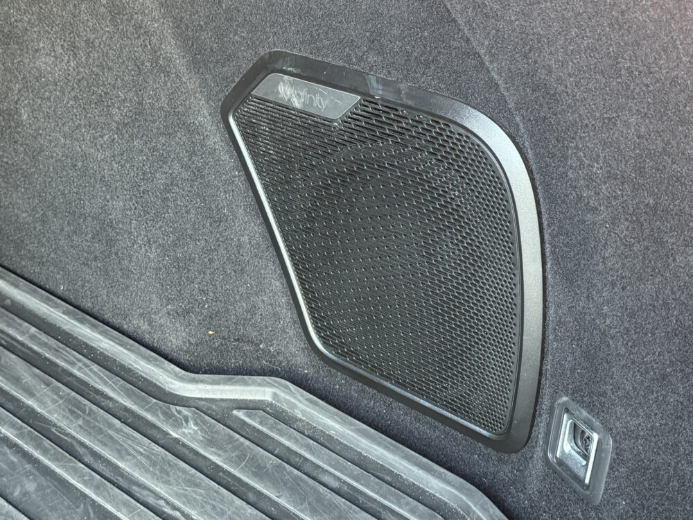 Lynk & Co 01 1.5 // PANO DAK // INFINITY SOUND // 360 CAMERA // ELEK. ACHTERKLEP // ADAPTIVE CRUISE // STOELVERWARMING // 34