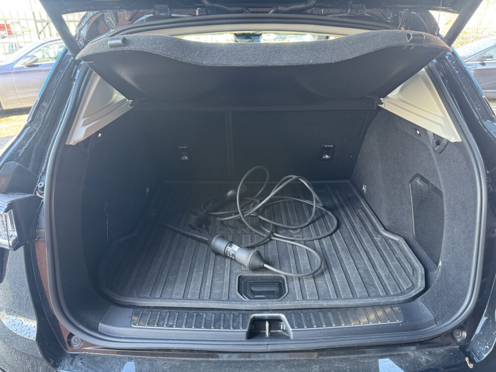 Lynk & Co 01 1.5 // PANO DAK // INFINITY SOUND // 360 CAMERA // ELEK. ACHTERKLEP // ADAPTIVE CRUISE // STOELVERWARMING // 37