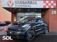 Lynk & Co 01 1.5 // PANO DAK // INFINITY SOUND // 360 CAMERA // ELEK. ACHTERKLEP // ADAPTIVE CRUISE // STOELVERWARMING // 38