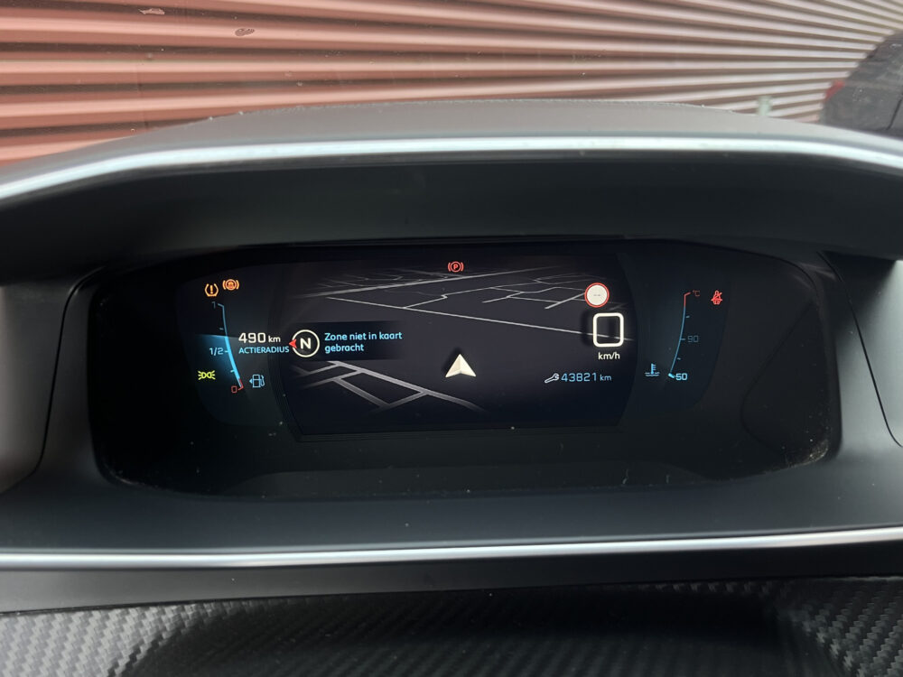 Peugeot 2008 1.2 PureTech GT-Line 131PK!! // SCHUIF-KANTELDAK // DODEHOEK // LED // CAMERA+SENSOREN // HALF LEDER // 3D COCKPIT // 31