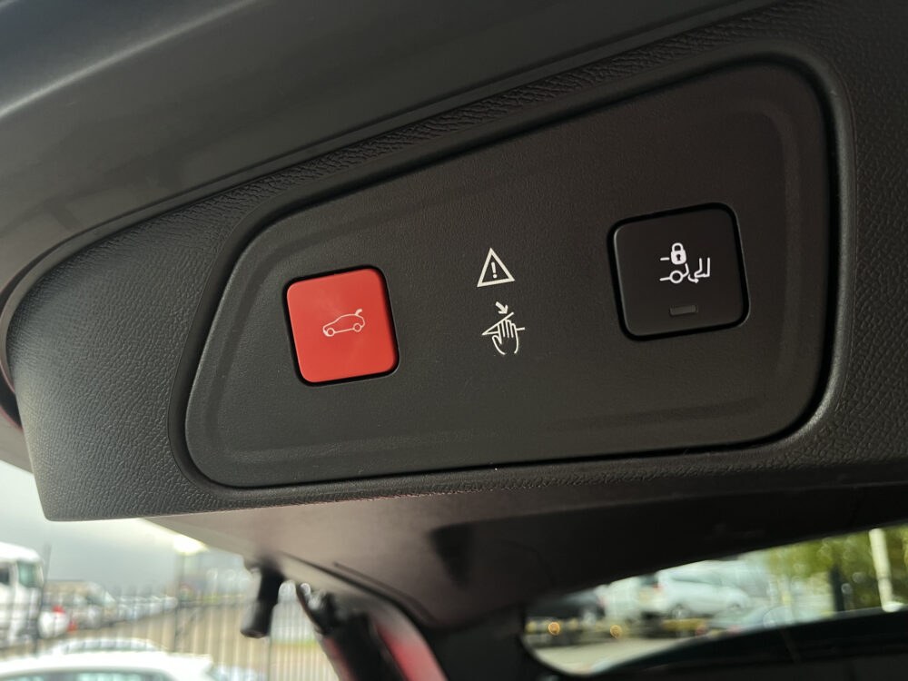 Peugeot 3008 1.2 Turbo Allure // DIGI COCKPIT! // NAVI // CAMERA // CLIMA // CRUISE // TREKHAAK // APPLE CARPLAY - ANDROID AUTO // ELEK. ACHT 15