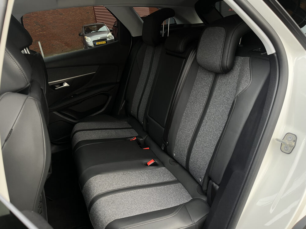 Peugeot 3008 1.2 Turbo Allure // DIGI COCKPIT! // NAVI // CAMERA // CLIMA // CRUISE // TREKHAAK // APPLE CARPLAY - ANDROID AUTO // ELEK. ACHT 17