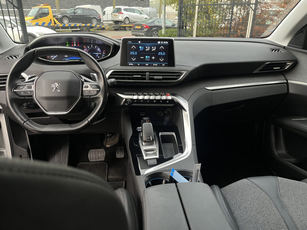 Peugeot 3008 1.2 Turbo Allure // DIGI COCKPIT! // NAVI // CAMERA // CLIMA // CRUISE // TREKHAAK // APPLE CARPLAY - ANDROID AUTO // ELEK. ACHT 18