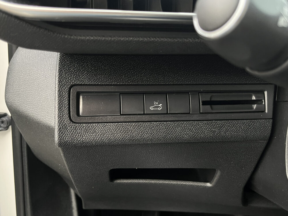 Peugeot 3008 1.2 Turbo Allure // DIGI COCKPIT! // NAVI // CAMERA // CLIMA // CRUISE // TREKHAAK // APPLE CARPLAY - ANDROID AUTO // ELEK. ACHT 20