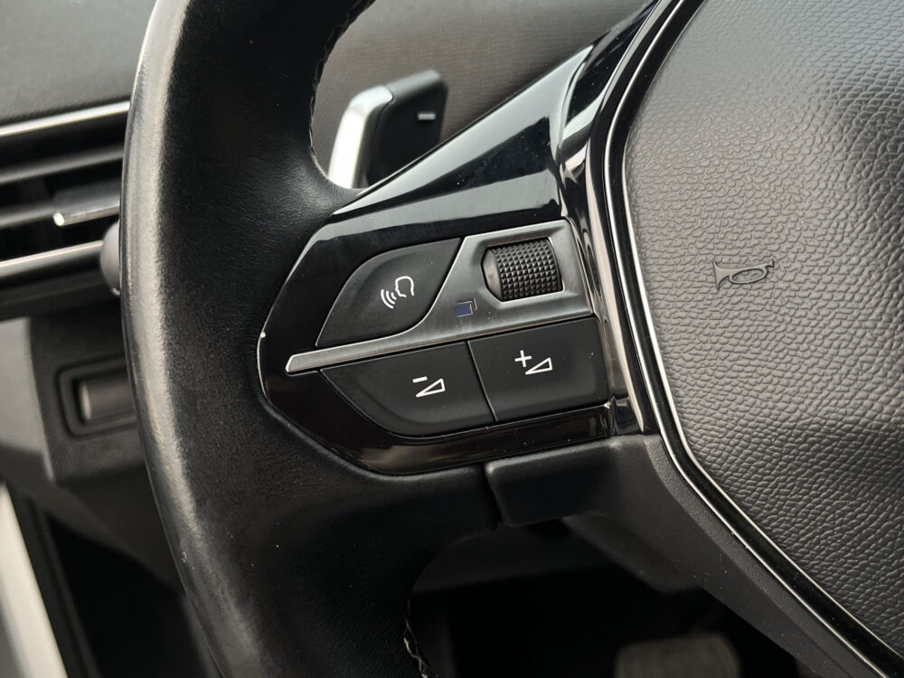 Peugeot 3008 1.2 Turbo Allure // DIGI COCKPIT! // NAVI // CAMERA // CLIMA // CRUISE // TREKHAAK // APPLE CARPLAY - ANDROID AUTO // ELEK. ACHT 21