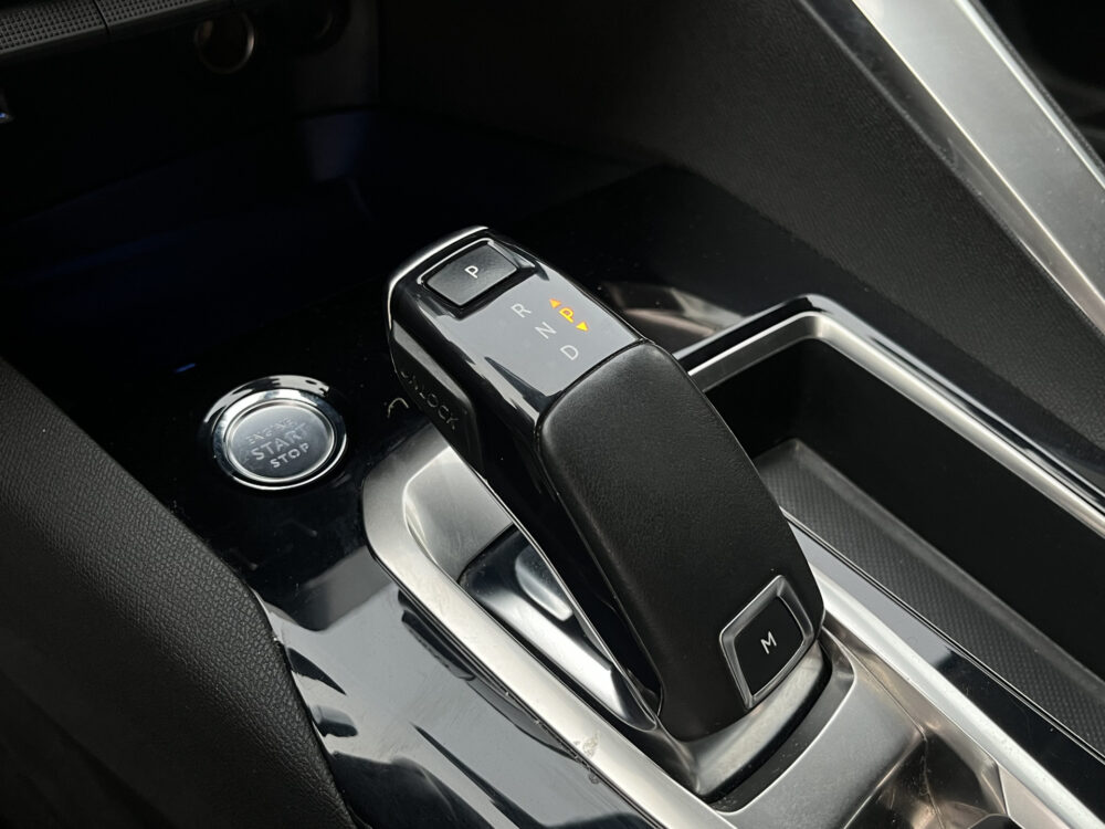 Peugeot 3008 1.2 Turbo Allure // DIGI COCKPIT! // NAVI // CAMERA // CLIMA // CRUISE // TREKHAAK // APPLE CARPLAY - ANDROID AUTO // ELEK. ACHT 24