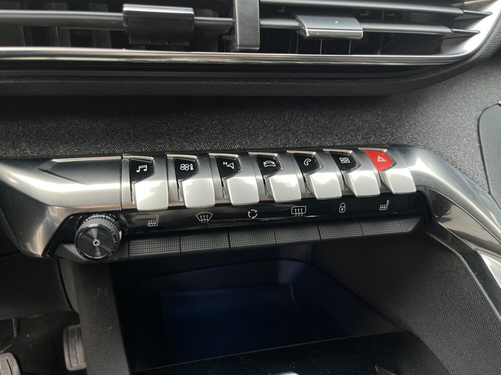 Peugeot 3008 1.2 Turbo Allure // DIGI COCKPIT! // NAVI // CAMERA // CLIMA // CRUISE // TREKHAAK // APPLE CARPLAY - ANDROID AUTO // ELEK. ACHT 26