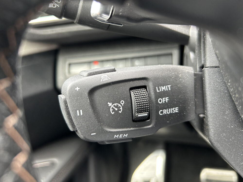 Peugeot 3008 1.6 HYbrid 225 GT BLACK PACK // PANO/SCHUIFKANTELDAK // ADAPTIVE CRUISE // FULL LED // FOCAL AUDIO // NAVI + CARPLAY // CAMERA 12