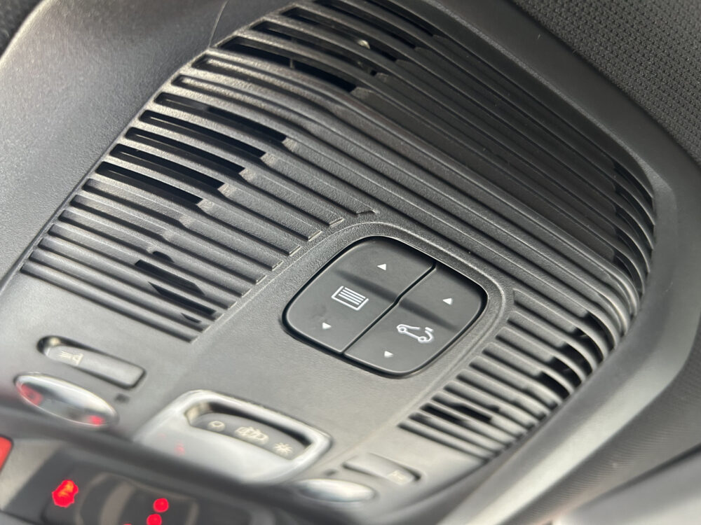 Peugeot 3008 1.6 HYbrid 225 GT BLACK PACK // PANO/SCHUIFKANTELDAK // ADAPTIVE CRUISE // FULL LED // FOCAL AUDIO // NAVI + CARPLAY // CAMERA 14