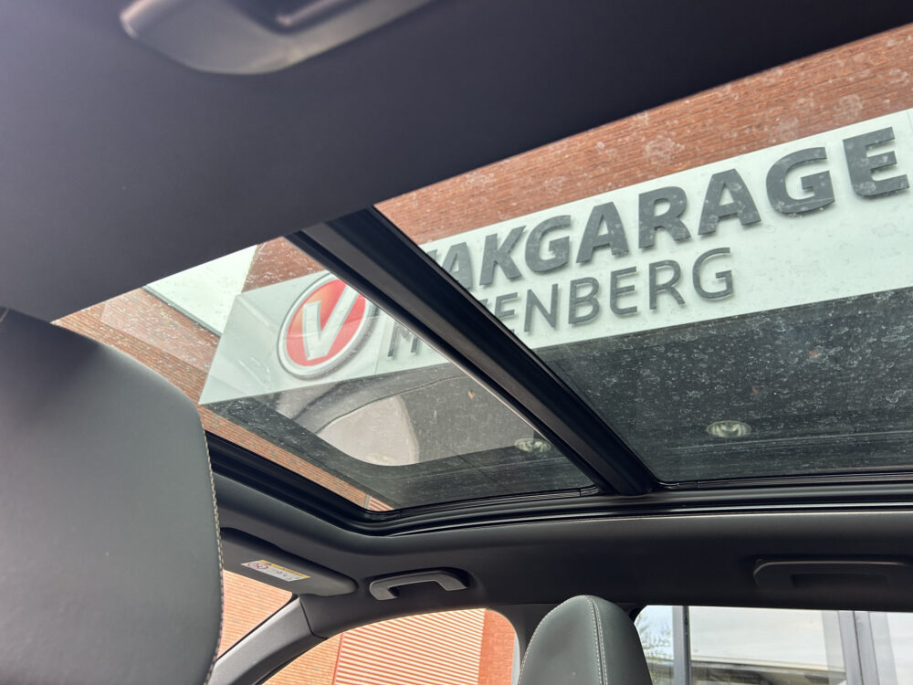 Peugeot 3008 1.6 HYbrid 225 GT BLACK PACK // PANO/SCHUIFKANTELDAK // ADAPTIVE CRUISE // FULL LED // FOCAL AUDIO // NAVI + CARPLAY // CAMERA 15