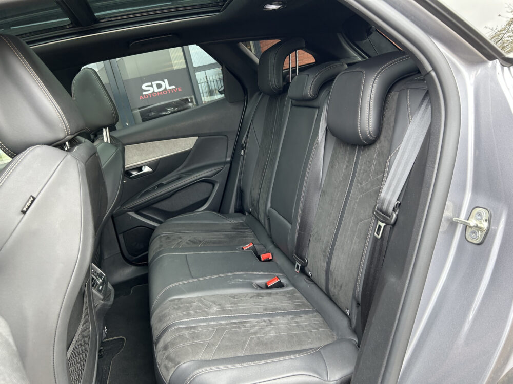 Peugeot 3008 1.6 HYbrid 225 GT BLACK PACK // PANO/SCHUIFKANTELDAK // ADAPTIVE CRUISE // FULL LED // FOCAL AUDIO // NAVI + CARPLAY // CAMERA 29