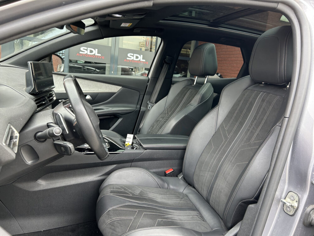 Peugeot 3008 1.6 HYbrid 225 GT BLACK PACK // PANO/SCHUIFKANTELDAK // ADAPTIVE CRUISE // FULL LED // FOCAL AUDIO // NAVI + CARPLAY // CAMERA 8