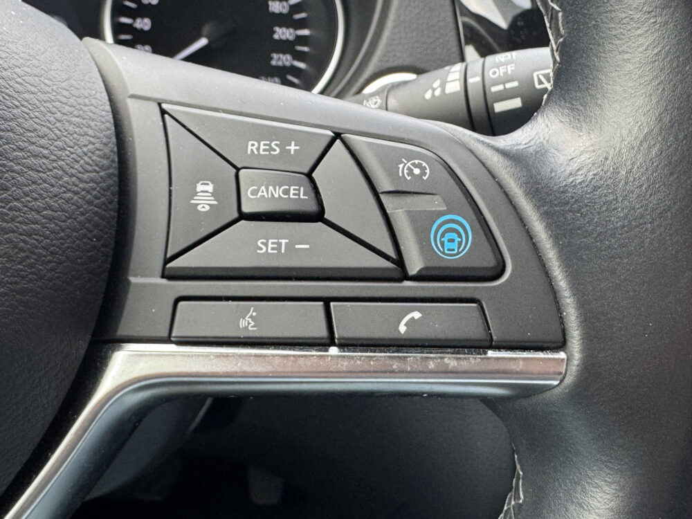 Nissan QASHQAI 1.3 DIG-T Business Edition // NAVI // 360 CAMERA // ADAPTIVE CRUISE // TREKHAAK // PANO DAK // CLIMA // 14