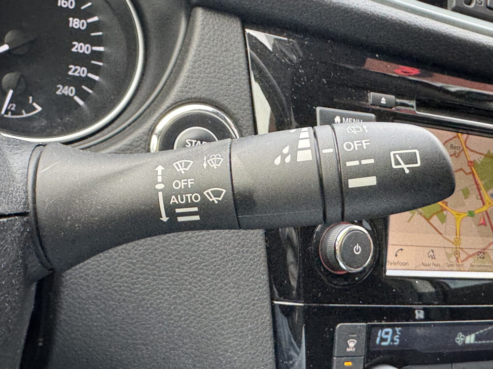 Nissan QASHQAI 1.3 DIG-T Business Edition // NAVI // 360 CAMERA // ADAPTIVE CRUISE // TREKHAAK // PANO DAK // CLIMA // 24