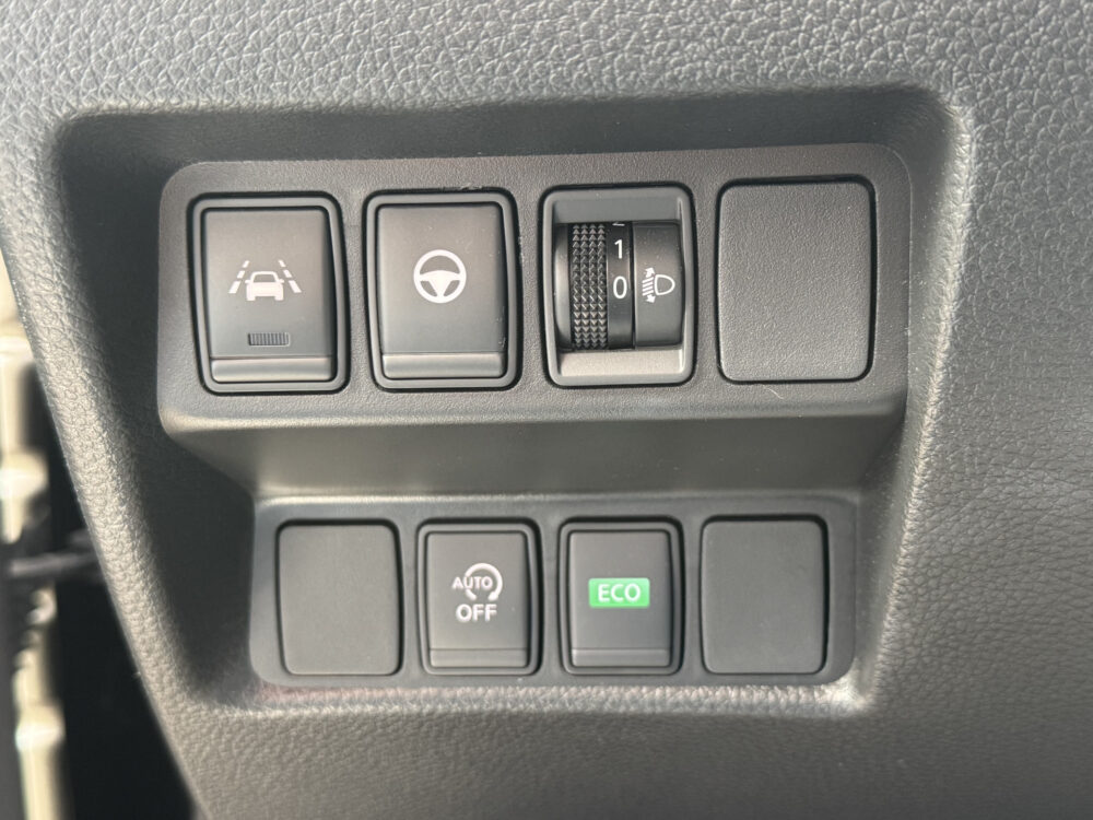 Nissan QASHQAI 1.3 DIG-T Business Edition // NAVI // 360 CAMERA // ADAPTIVE CRUISE // TREKHAAK // PANO DAK // CLIMA // 26