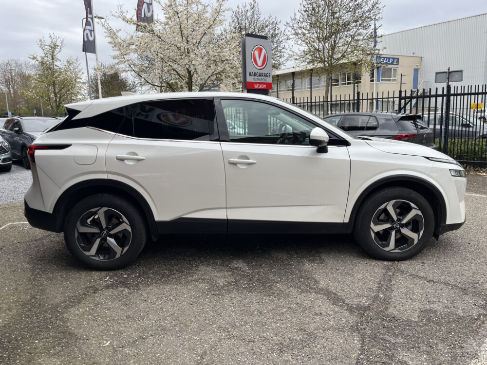 Nissan QASHQAI 1.3 MHEV Xtronic N-Connecta // ADAPT. CRUISE // DODEHOEK // 360 CAMERA+SENSOREN // KEYLESS // LED // NAVI+CARPLAY // 6