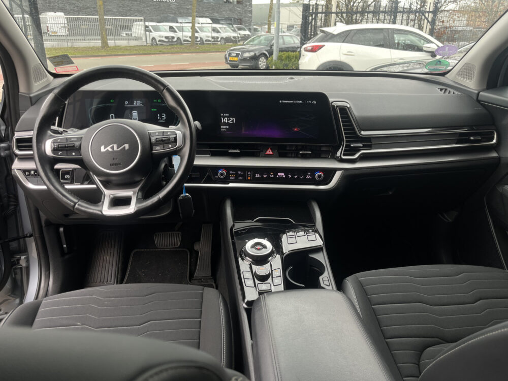 Kia Sportage 1.6 T-GDi Plug-in Hybrid AWD DynamicPlusLine //AFN. TREKHAAK // ADAPT . CRUISE // HALF LEDER // ELEK. STOEL // CAMERA+SENSOREN / 17