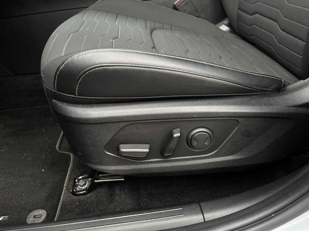 Kia Sportage 1.6 T-GDi Plug-in Hybrid AWD DynamicPlusLine //AFN. TREKHAAK // ADAPT . CRUISE // HALF LEDER // ELEK. STOEL // CAMERA+SENSOREN / 19