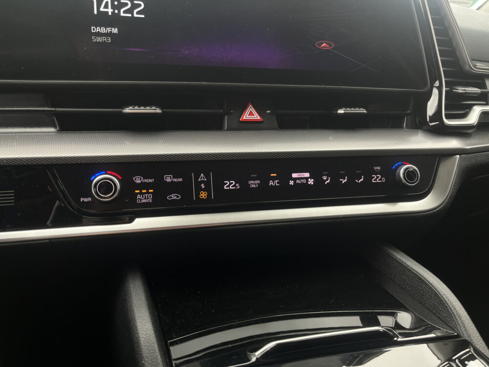 Kia Sportage 1.6 T-GDi Plug-in Hybrid AWD DynamicPlusLine //AFN. TREKHAAK // ADAPT . CRUISE // HALF LEDER // ELEK. STOEL // CAMERA+SENSOREN / 28