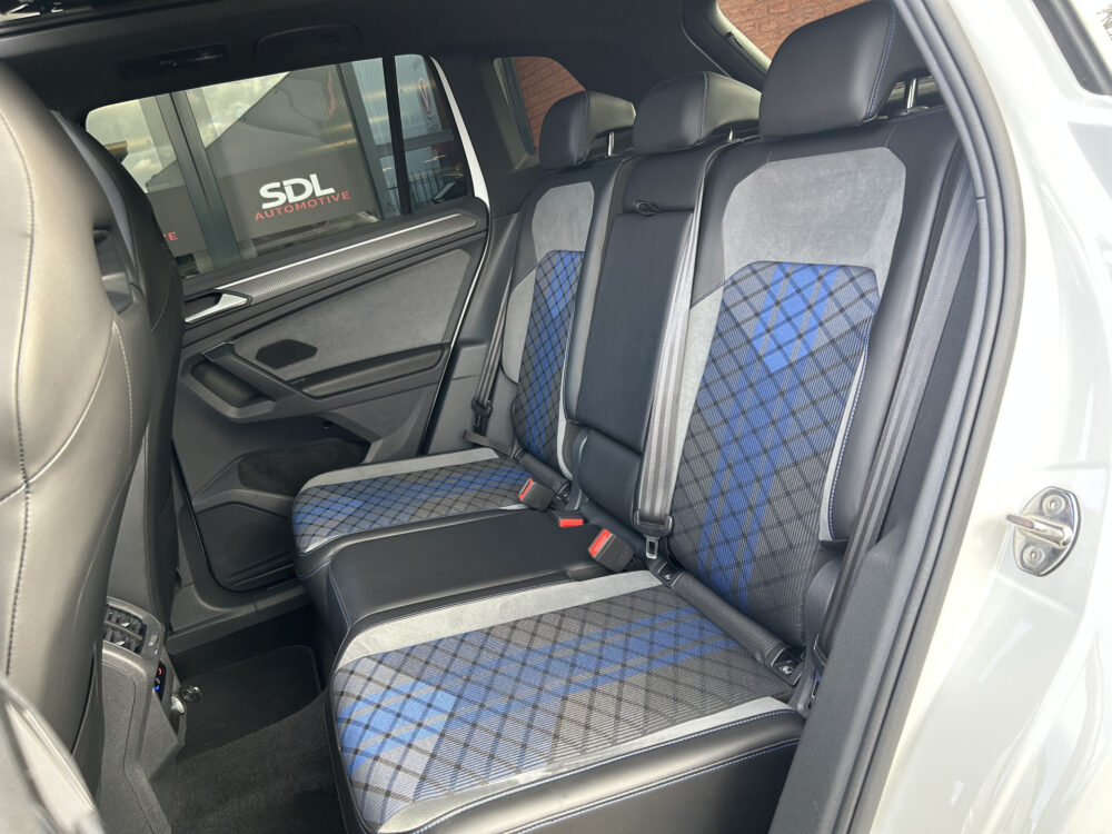 Volkswagen Tiguan 2.0 TSI R 75 Edition 4Motion // AKRA // IQ LIGHT // PANO/SCHUIFKANTELDAK // ADAPTIVE CRUISE // HUD // HARMAN KARDON // 360 CAMER 35